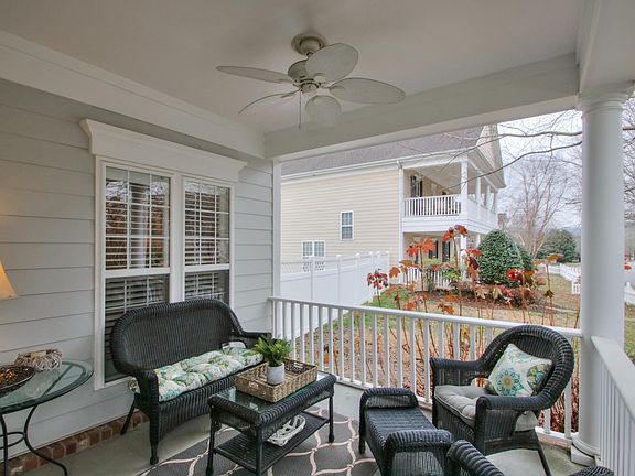 2nd image of 813 Willowsprings Blvd
