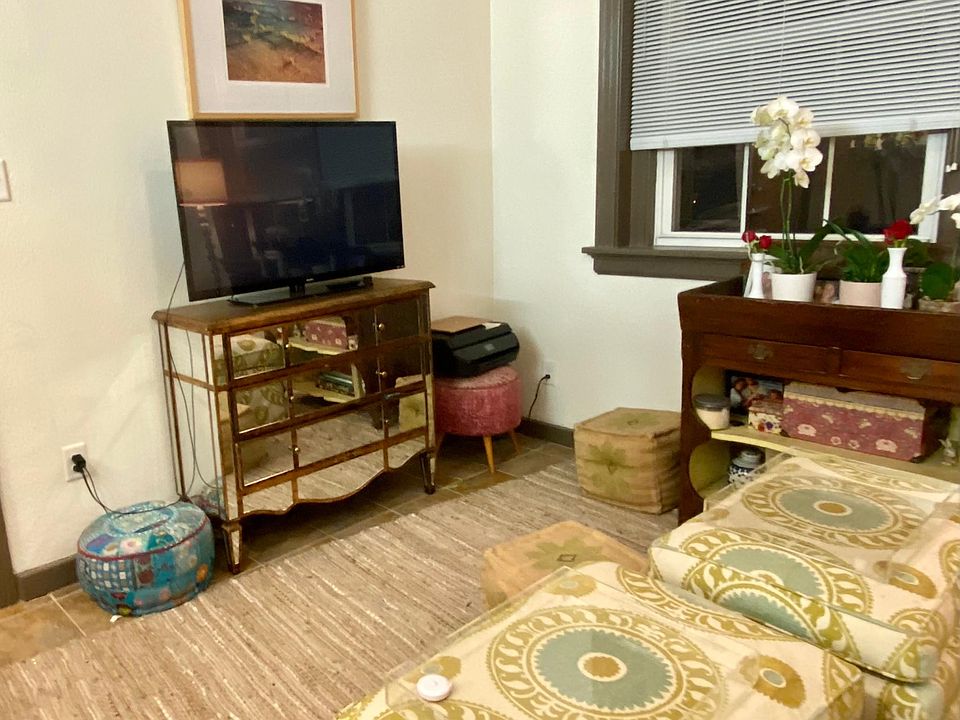 1st image of 3122 W Clay St APT 12
