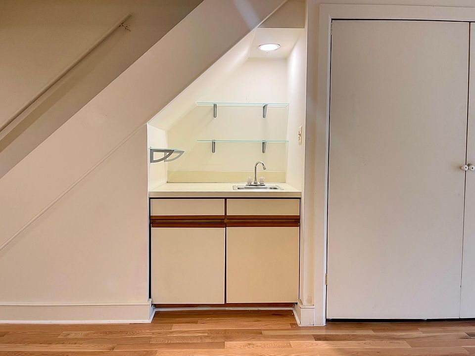 1st image of 786 S 2nd St Floor 3