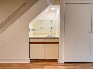 786 S 2nd St FLOOR 3, Philadelphia, PA 19147