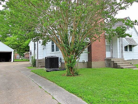 3rd image of 140 S Park St
