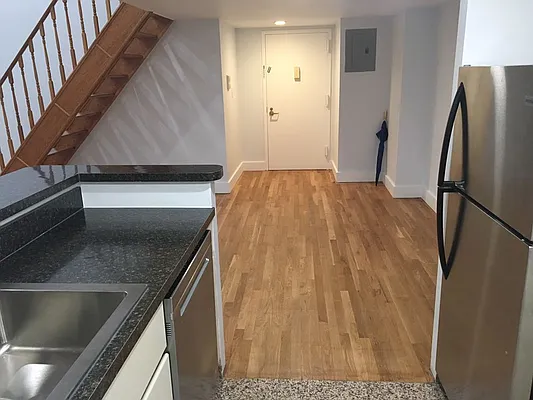 Rented by Mossanen Group | media 37