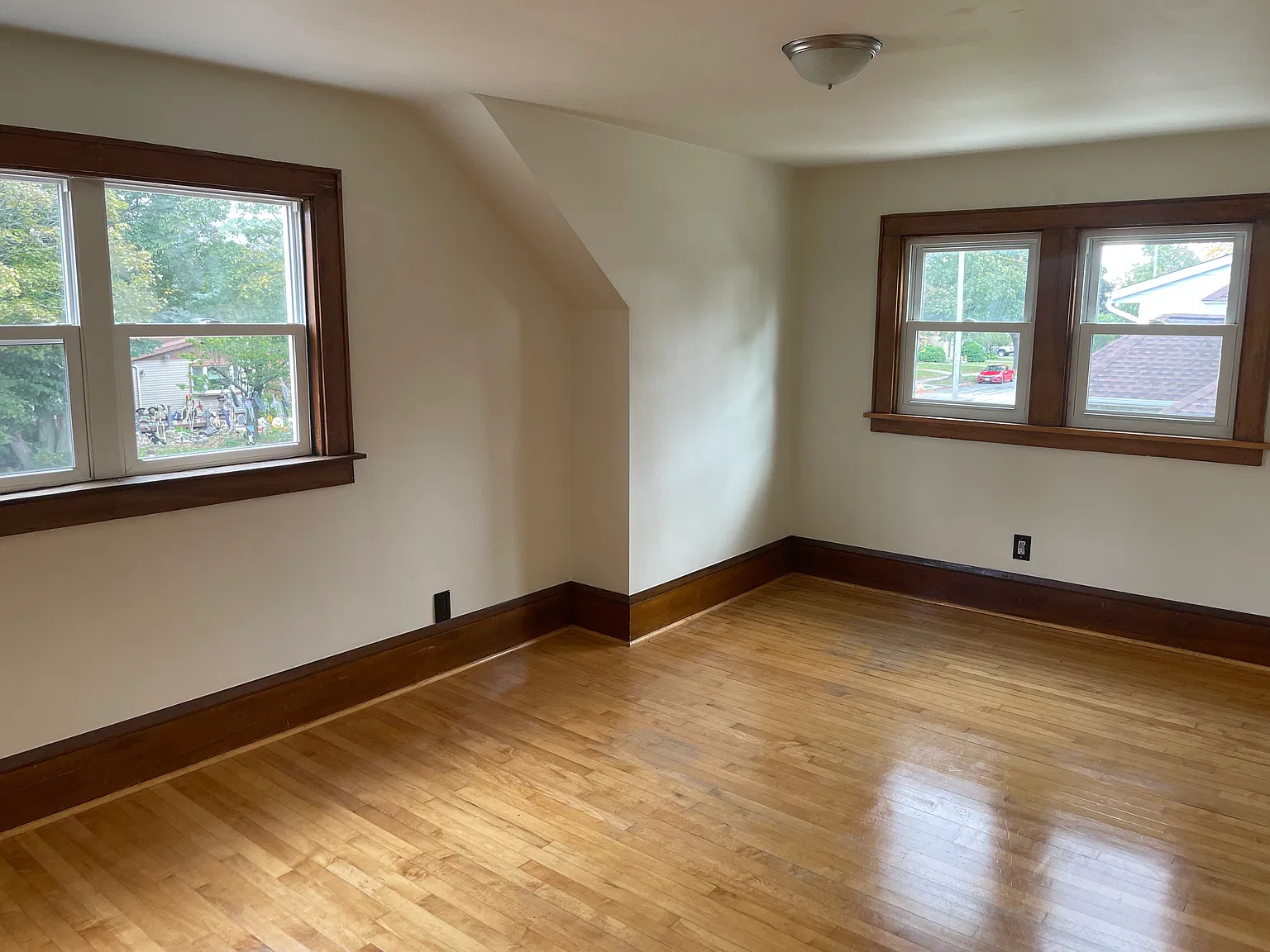3 bed, 1624 sqft, $2,496 — Photo 2