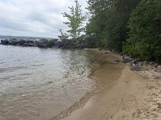 2nd image of 160 Ridge Road