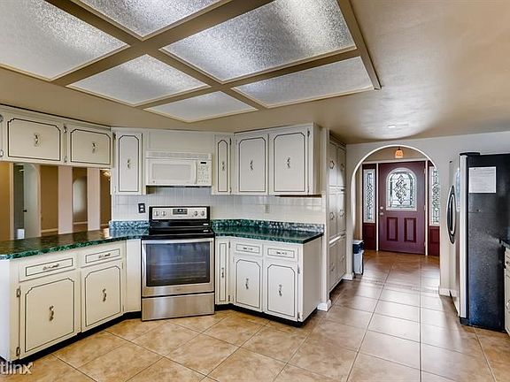 2nd image of 527 Wayfarer Dr