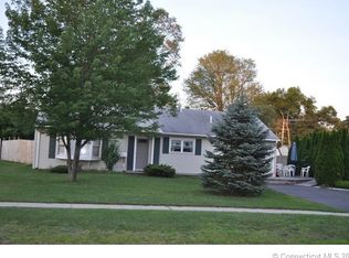 178 S Elm St, Windsor Locks, CT 06096