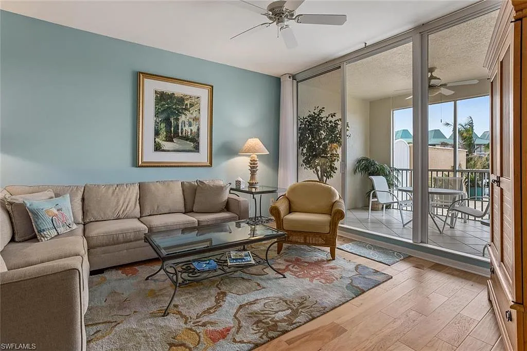 3 bed, 3.0 bath, 1750 sqft, $12,000 — Photo 4