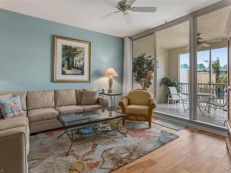400 Flagship Dr #306 — Photo 4