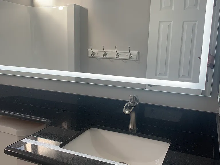 Monterey Villa Apartments — Photo 8