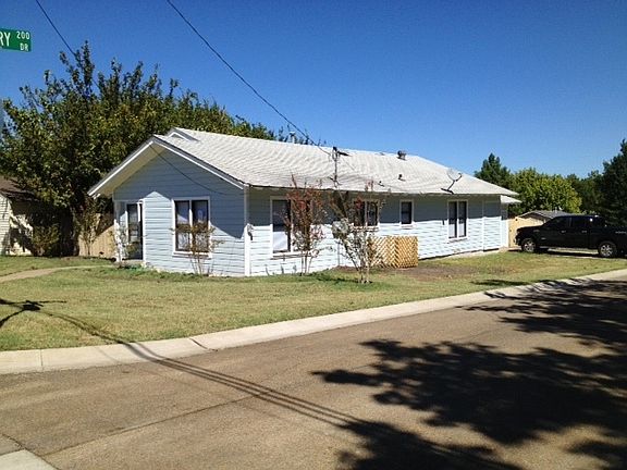 2nd image of 517 S Fannin St