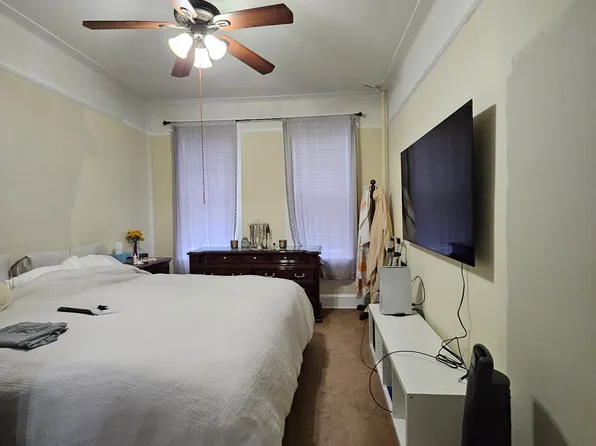 2315 Avenue Z image 1 of 10