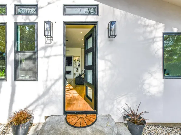 2470 W Pueblo Avenue, Napa, CA 94558