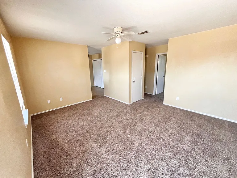 1703 Benttree Dr #C — Photo 3
