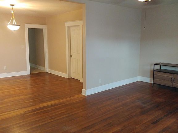 3rd image of 2346 16th St Floor 1