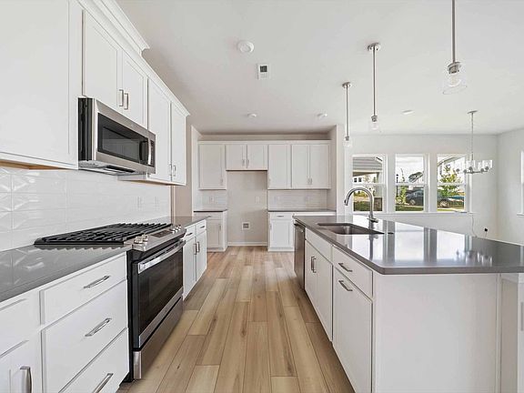4th image of 8915 Nettleton Ave #8915