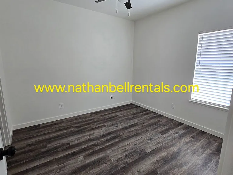 269-71 Chisholm Trl — Photo 4