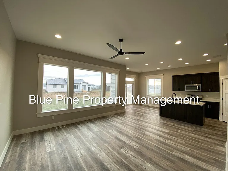 3840 Ventura Ave — Photo 3