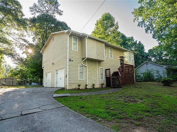 3rd image of 4007 Stacy Ln