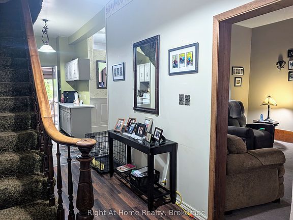 3rd image of 142 Douro St