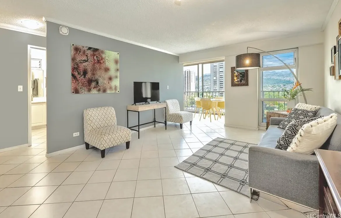 2575 Kuhio Ave — Photo 1