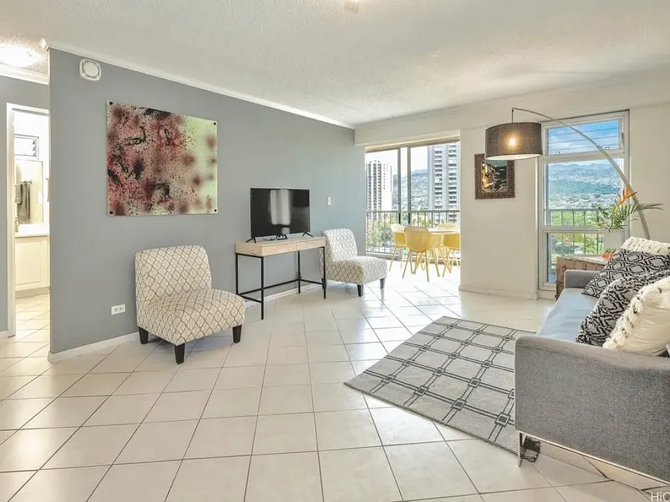2575 Kuhio Ave #1202
