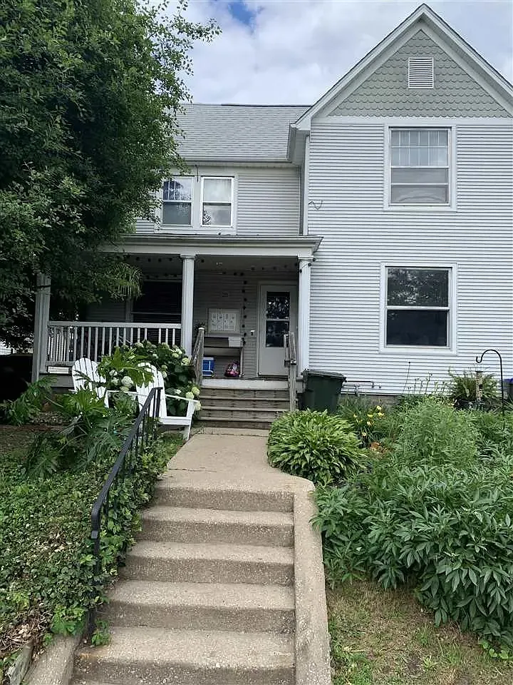20 N Dodge St — Photo 1