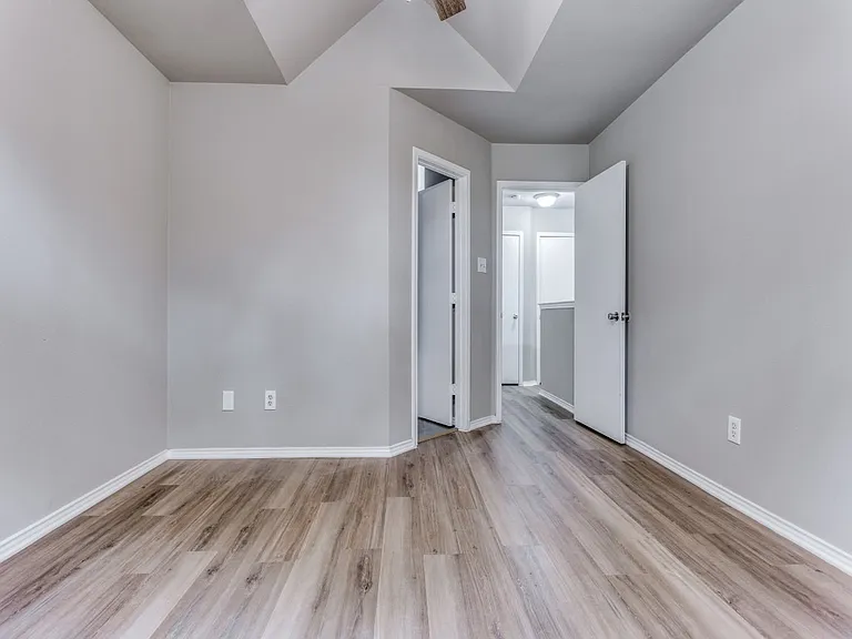 3935 Pickett Pl — Photo 12