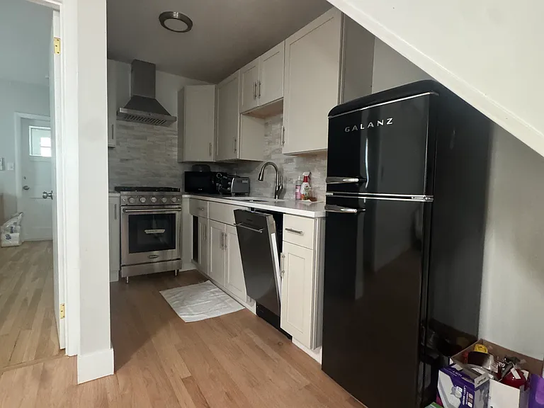 39 Roberts Rd #1 — Photo 2
