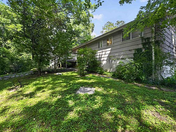 3rd image of 205 Cathy Ln