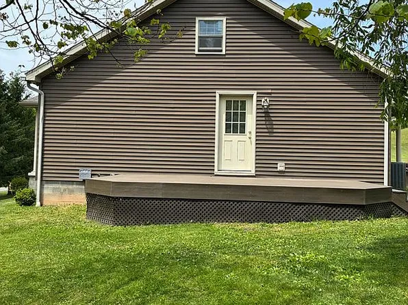 1319 Sauls Run Rd, Buckhannon, WV 26201