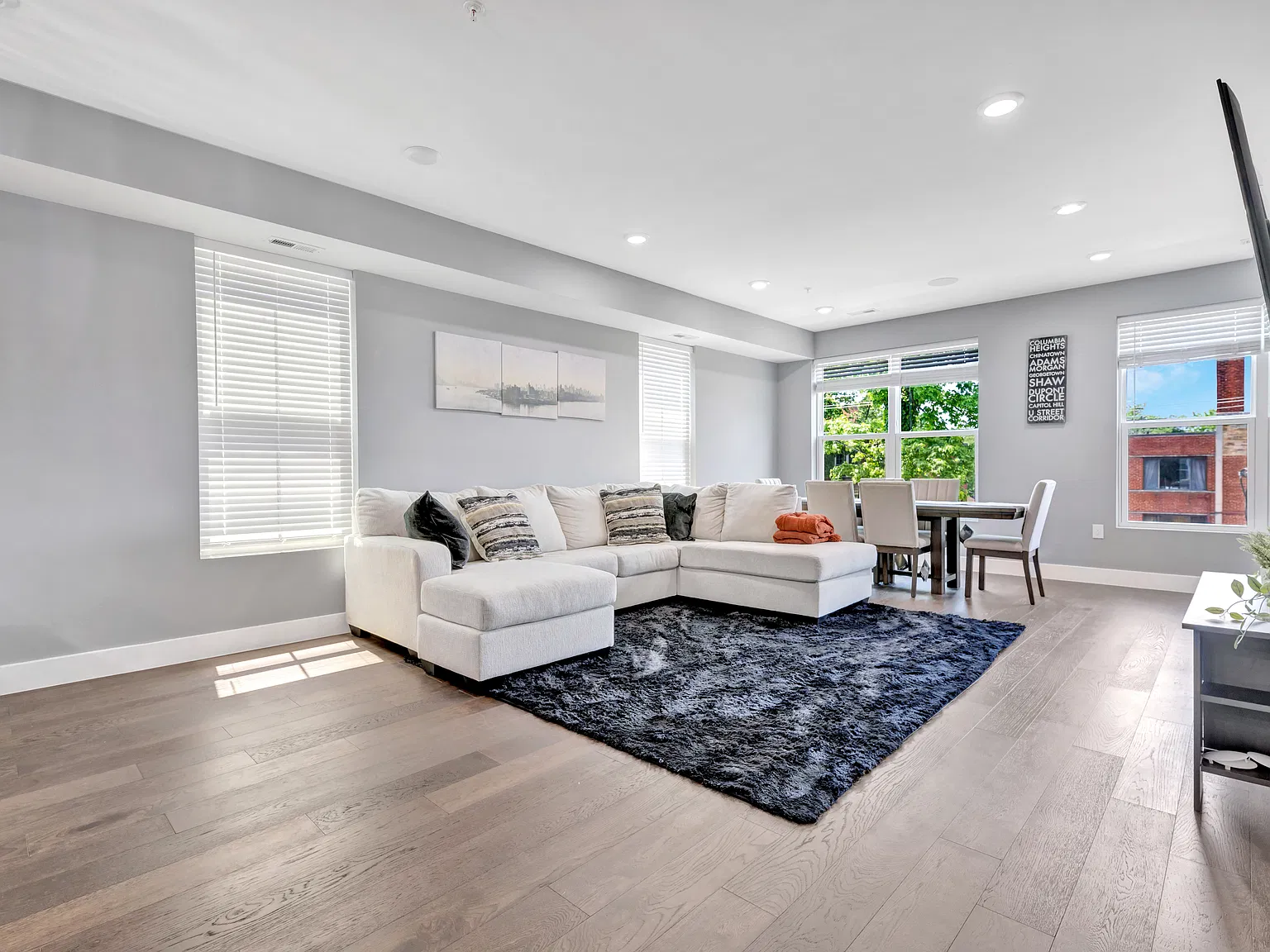 3 bed, 3.5 bath, 2200 sqft, $3,995 — Photo 3
