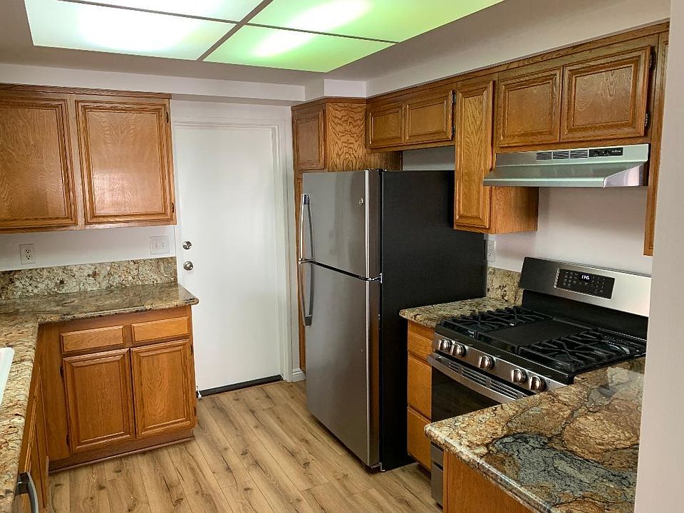 1st image of 6673 Sargent Ln
