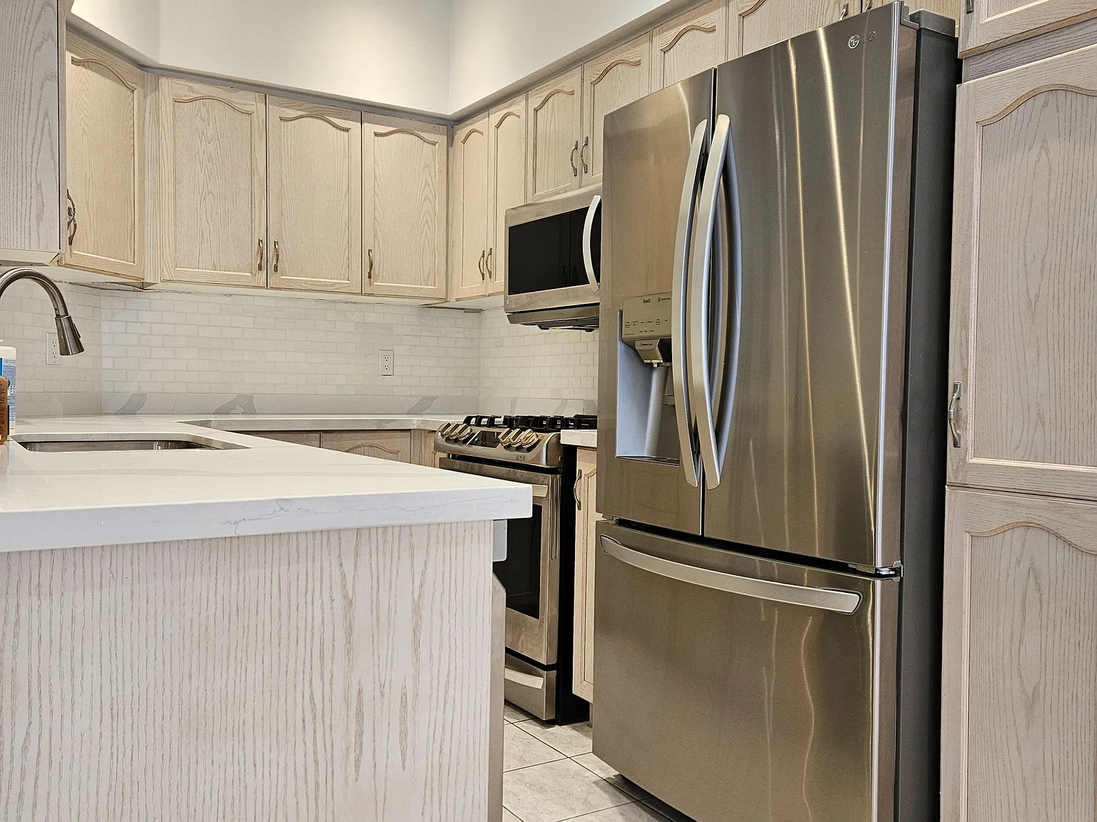 3 bed, $3,400 — Photo 2