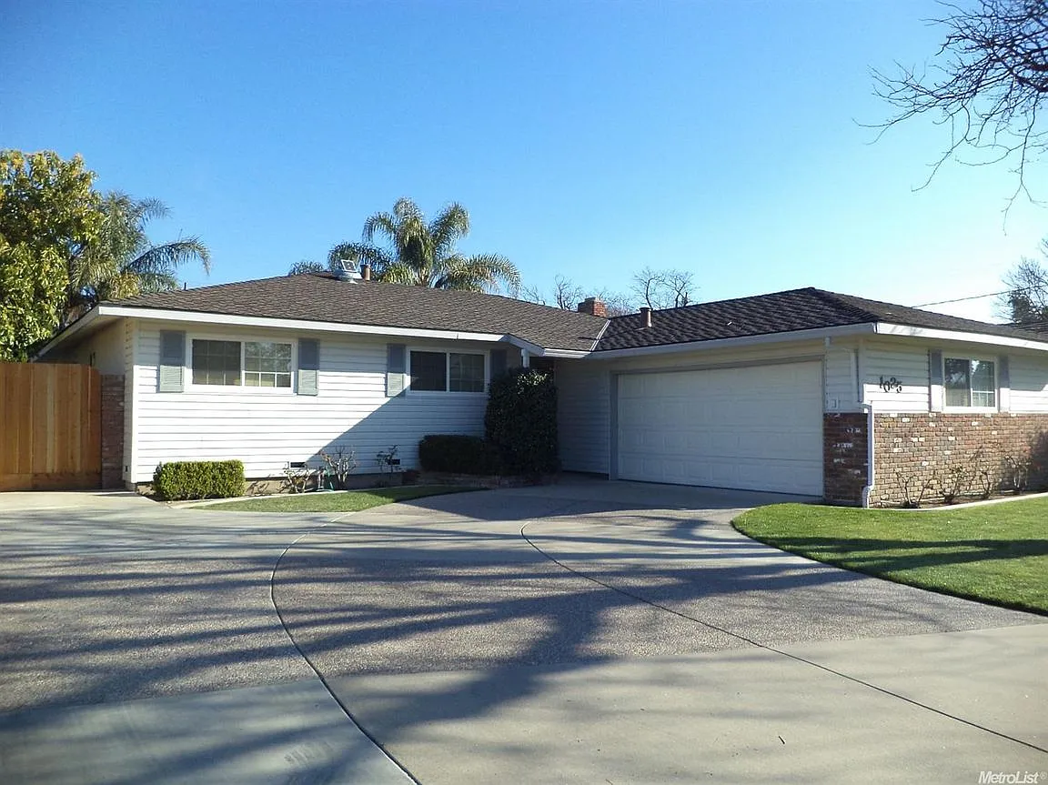 1025 Huntington Dr photo 1