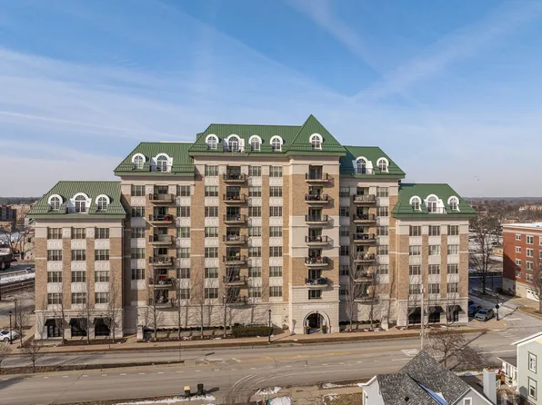 50 N Plum Grove Rd #301, Palatine, IL 60067