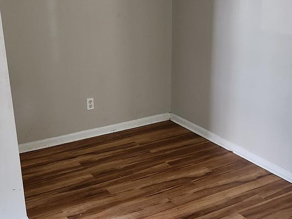 2nd image of 621 McArthur St APT 2
