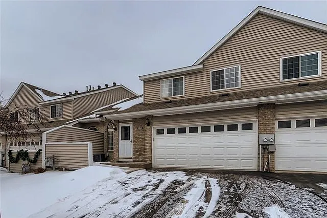 3 bed, 1805 sqft, $2,400 — Photo 1