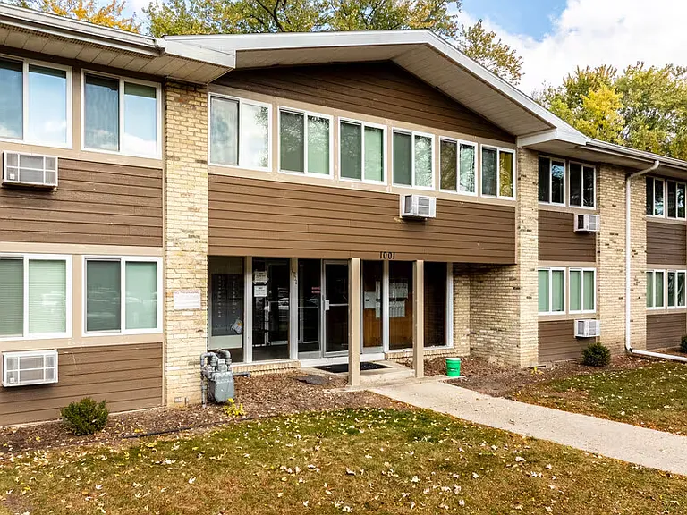 Liberty Valley Apartments — Photo 2