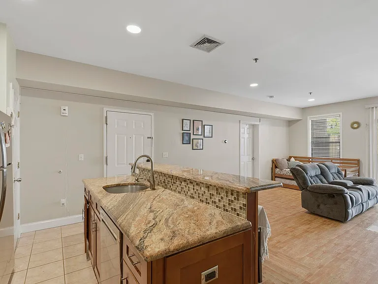 416 Grand St #3B — Photo 15