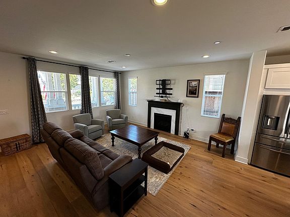 3rd image of 331 Junipero Way