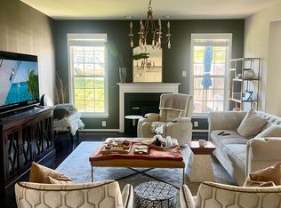 9052 Chynoweth St, Lorton, VA 22079