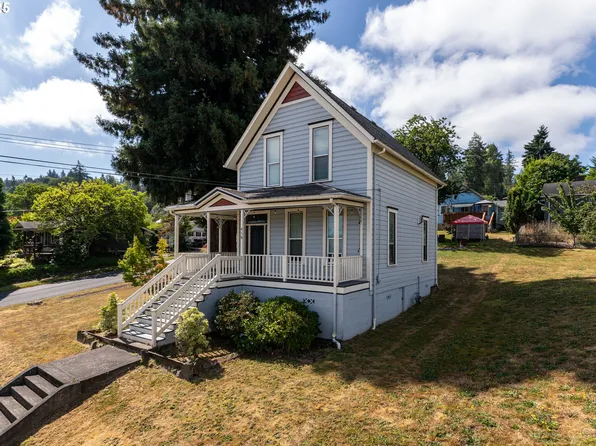 418 E C St, Rainier, OR 97048
