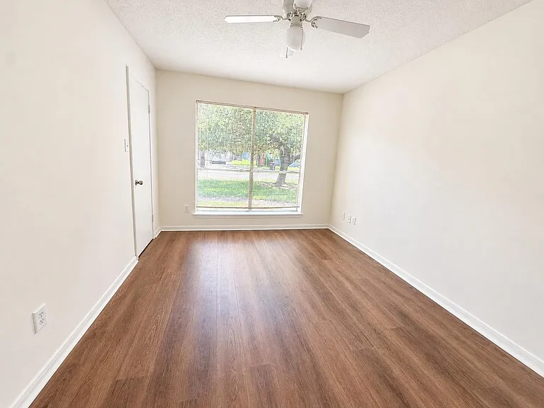 18023 Lago Forest Dr — Photo 9
