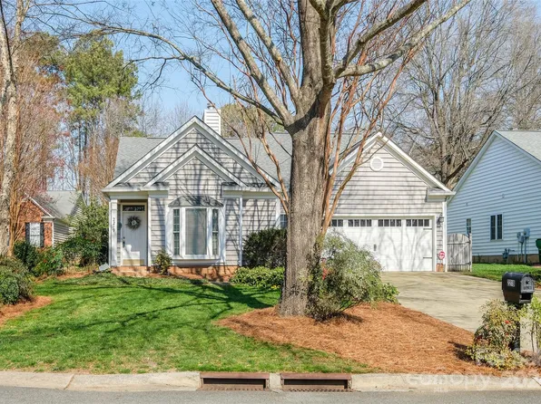 2219 Thorson Hill Ct, Charlotte, NC 28212