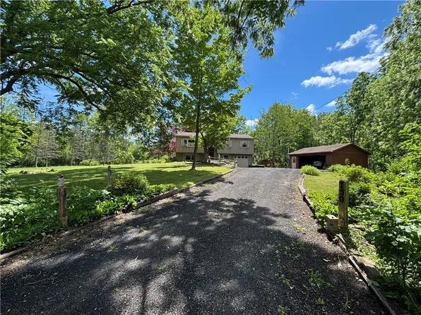 750 Turner Rd, Newark, NY 14513