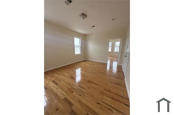 Building Photo - 420 Jelliff Ave #3