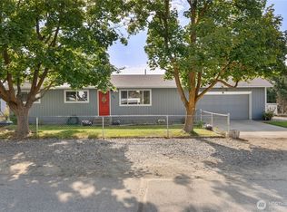 948 4th Ave N, Okanogan, WA 98840