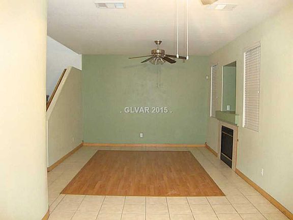 2nd image of 923 Country Skies Ave