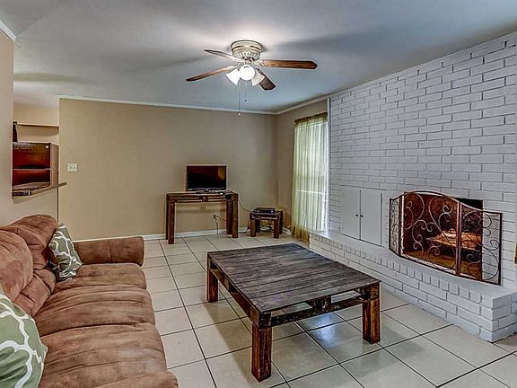 2nd image of 3090 Brisdane St