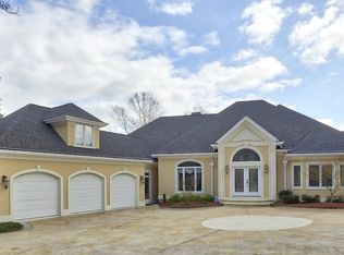 111 Eagles Club Dr, Stockbridge, GA